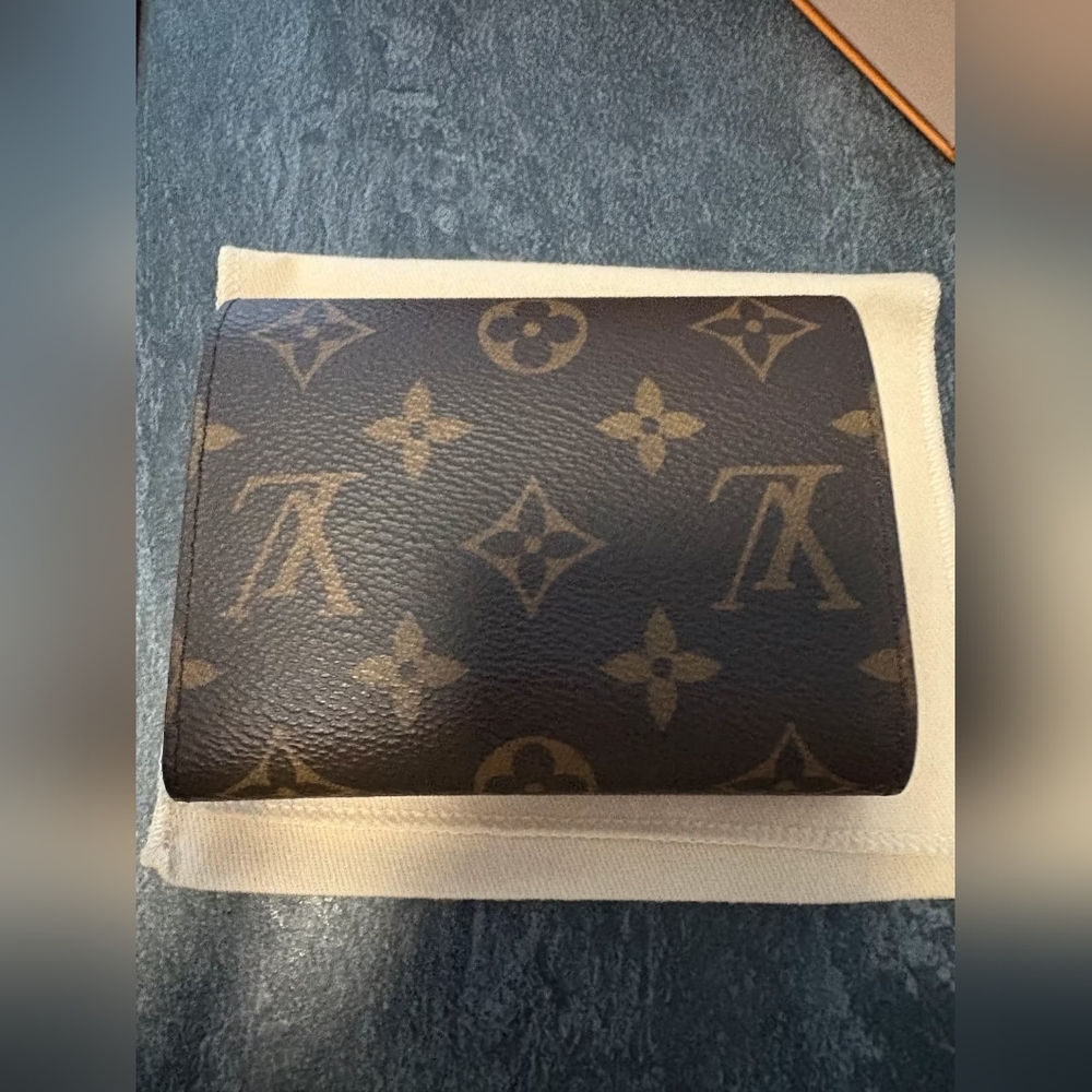 Louis Vuitton Monogram Victorine Wallet - Picture 3 of 15